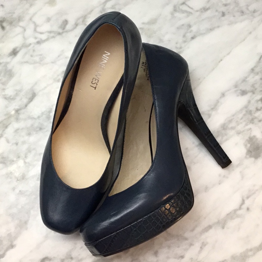 Nine West navy blue platforms pumps, size 7.5